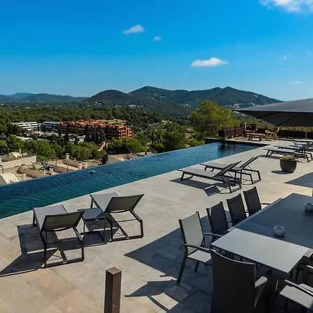 Luxury Minimal - Golf Course View *