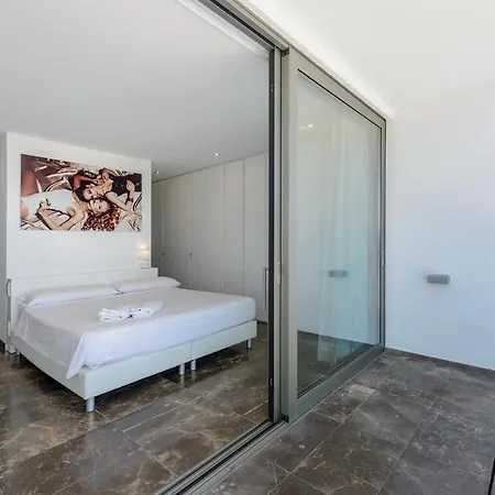 Luxury Minimal - Golf Course View Villa Santa Eularia des Riu